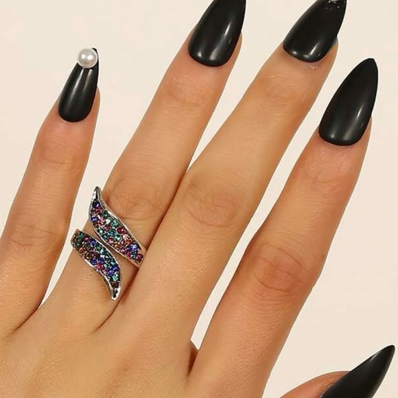 Jewelry - Glamorous Rhinestone Decor Ring
